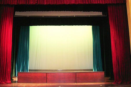  舞台幕布